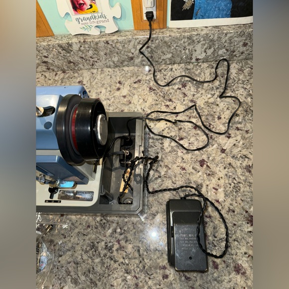 White Sewing Machine 
Zigzag Stitcher 35418 - Picture 6 of 16